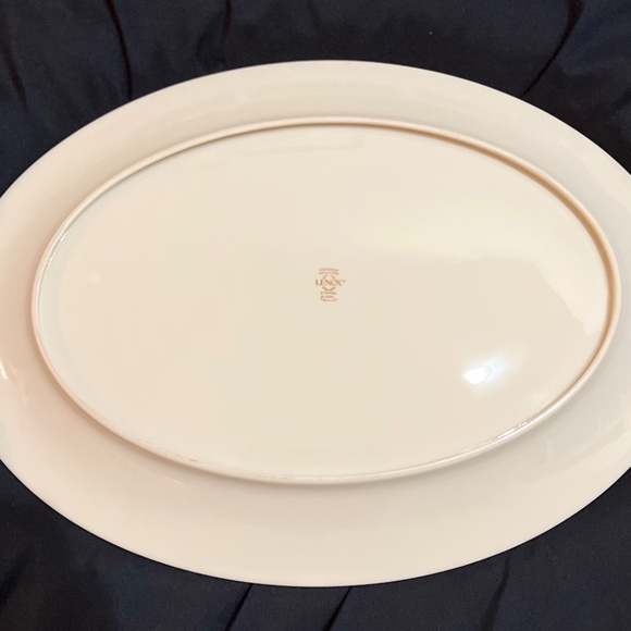LIKE NEW: Oval Serving Platter, Eternal by Lenox, gold-rimmed fine china - Picture 2 of 6